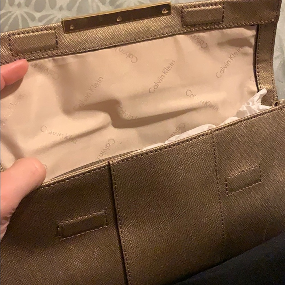 Gold Calvin Klein bag - Picture 3 of 4